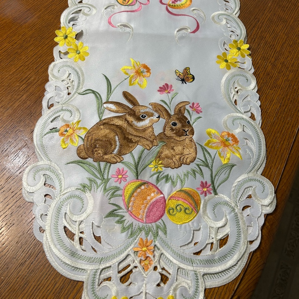 Easter Bunny Embroidered Cloth Table Runner - White and Brown NWOT - Picture 2 of 10